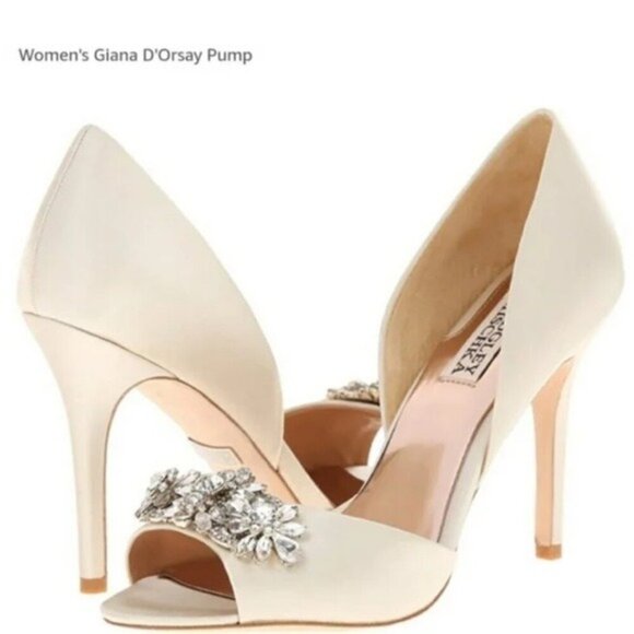 Badgley Mischka- Giana Pump Embellished Heels Size 7 Champaign Color - Picture 1 of 12